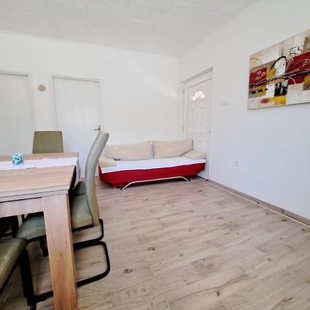 Apartmani Postonjski Privlaka  Exteriör bild