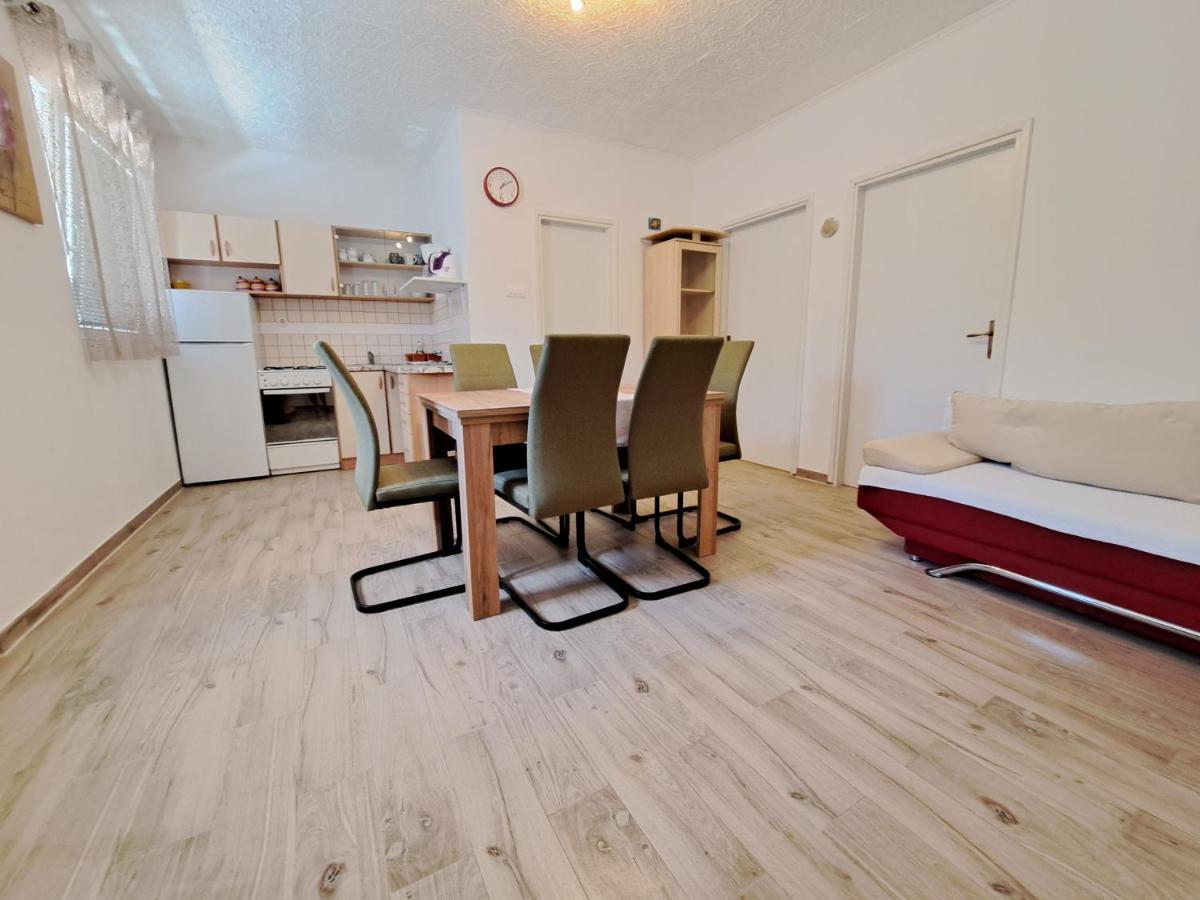 Apartmani Postonjski Privlaka  Exteriör bild