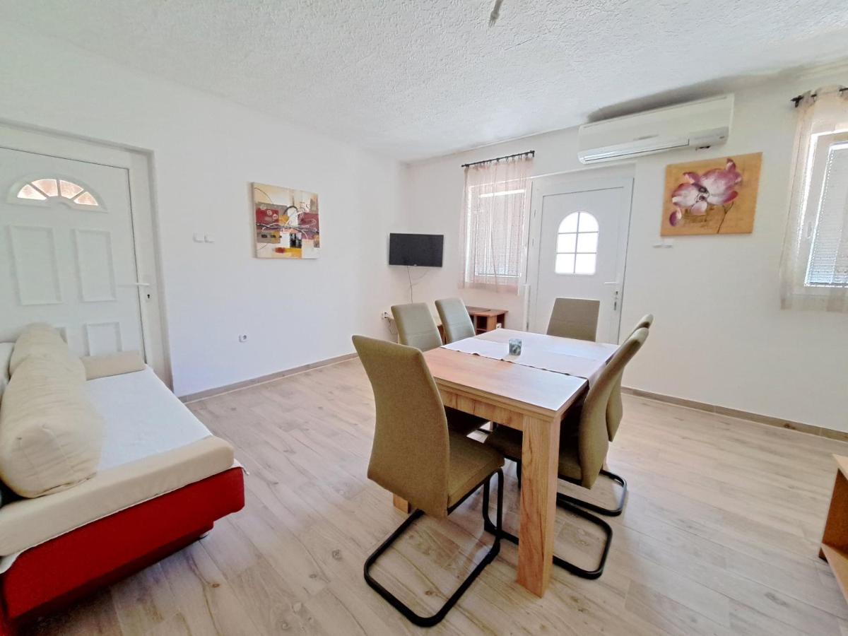 Apartmani Postonjski Privlaka  Exteriör bild